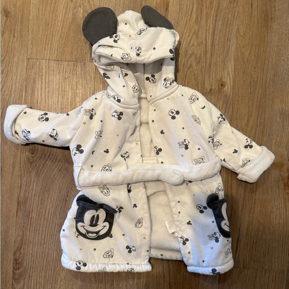Disney Other - Mickey infant robe